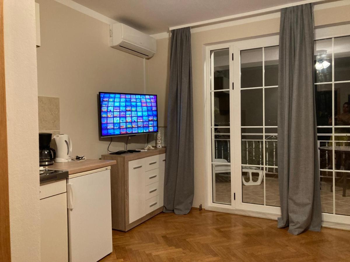 Guest House Adria Dugi Rat Kültér fotó