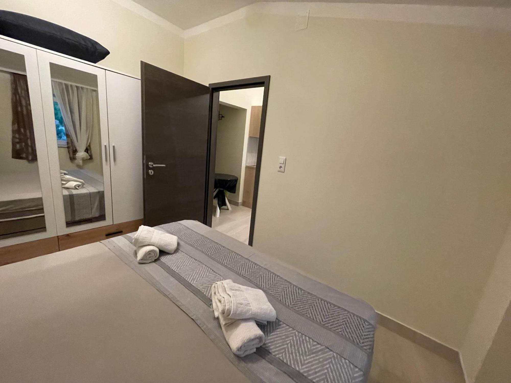 Guest House Adria Dugi Rat Kültér fotó